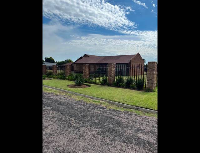 BUSINESS FOR SALE IN FREEWAY PARK